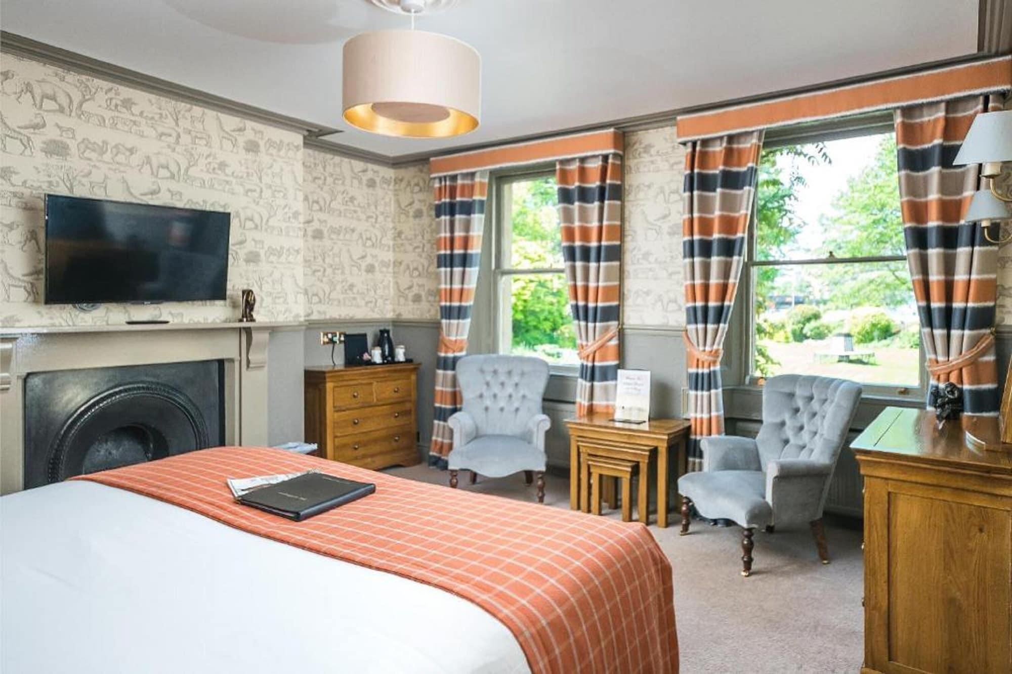 The Ayrlington Guesthouse Bath Exterior foto A bedroom at the hotel