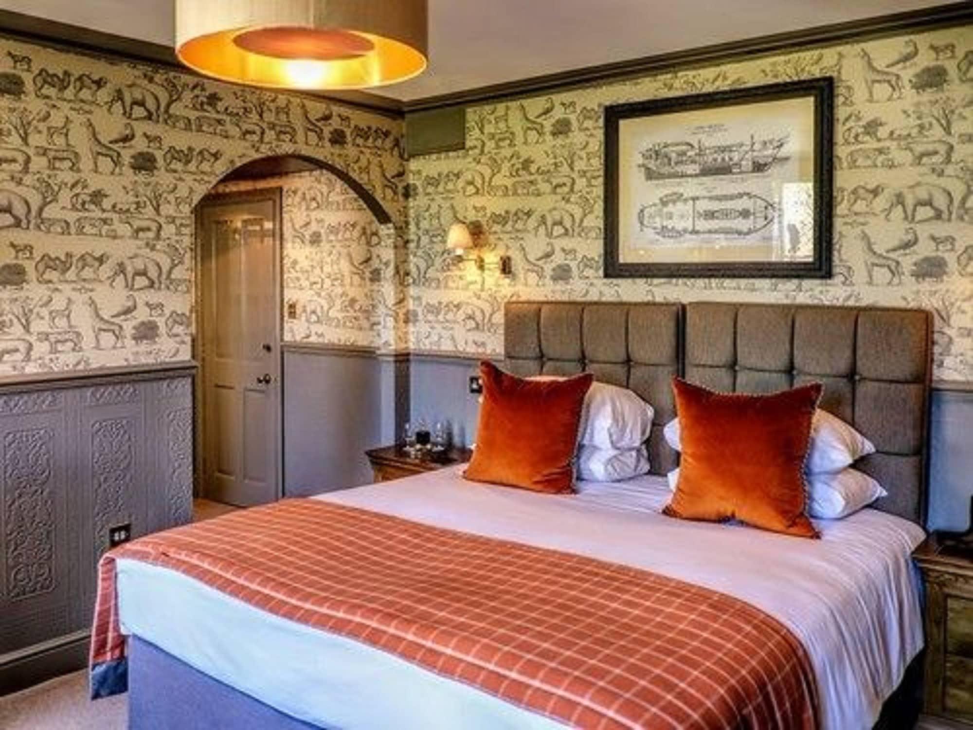 The Ayrlington Guesthouse Bath Exterior foto A bedroom at The Swan Hotel