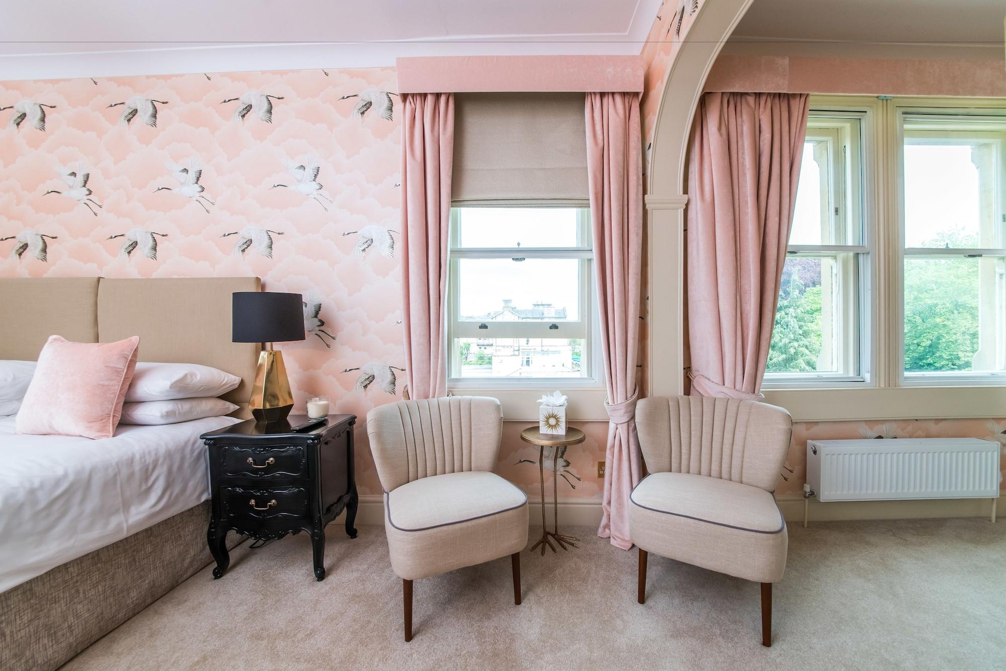 The Ayrlington Guesthouse Bath Exterior foto A bedroom at the hotel