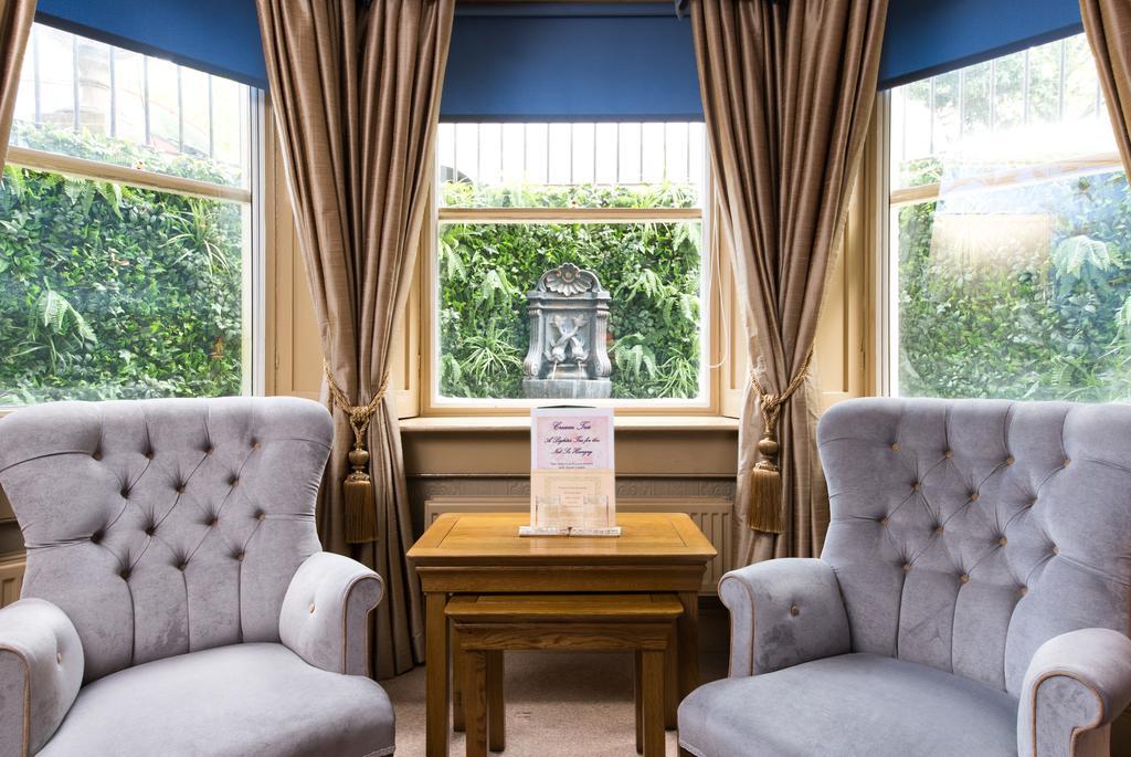 The Ayrlington Guesthouse Bath Exterior foto The hotel's interior