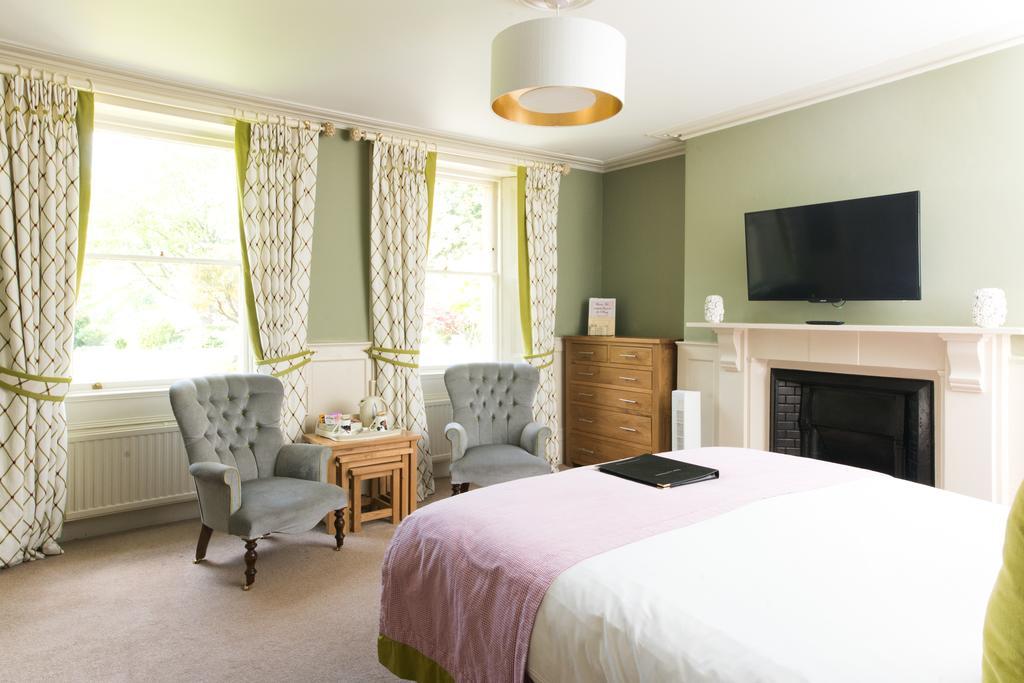 The Ayrlington Guesthouse Bath Exterior foto A bedroom at The Old Rectory