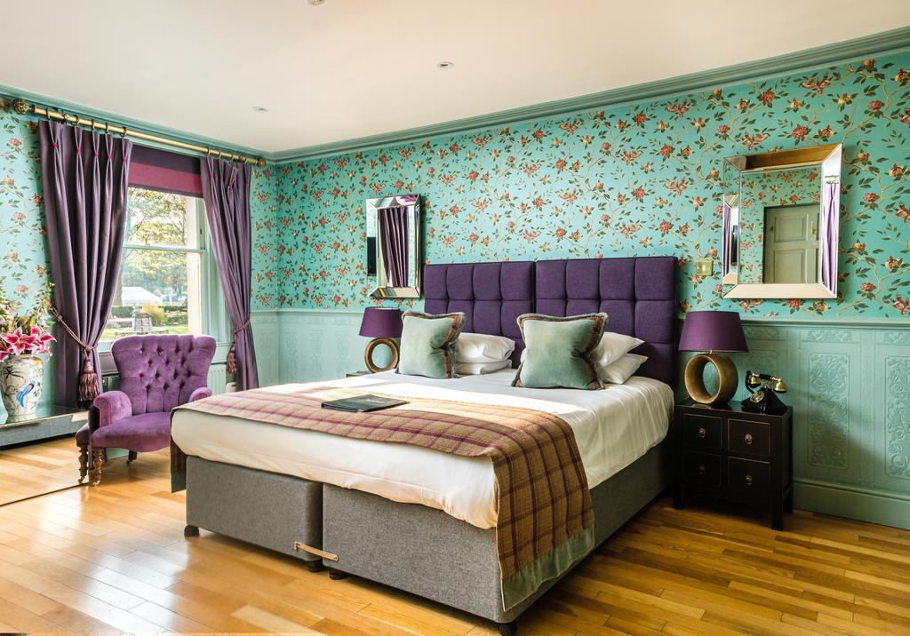 The Ayrlington Guesthouse Bath Exterior foto A bedroom at the hotel