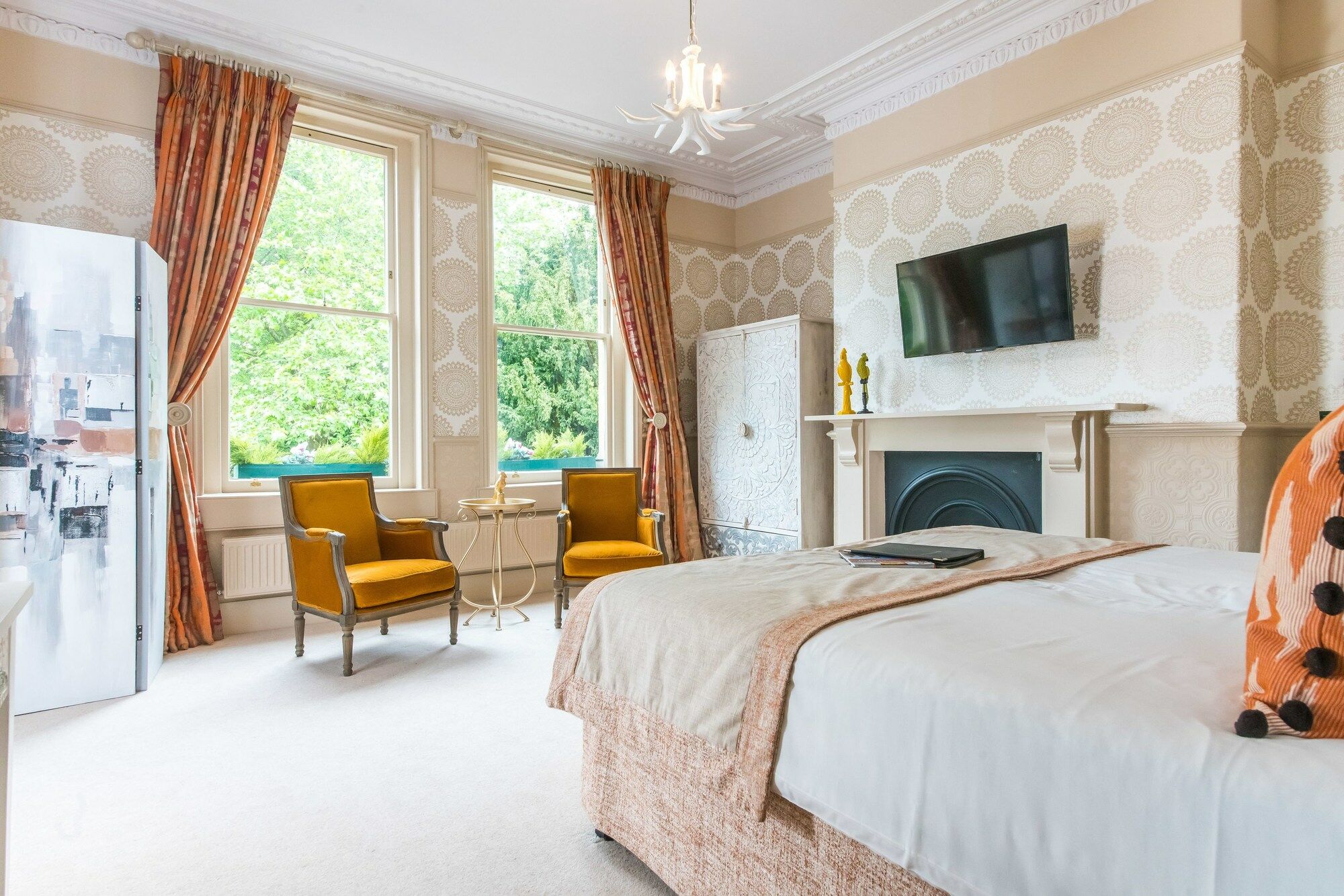 The Ayrlington Guesthouse Bath Exterior foto A bedroom at the hotel